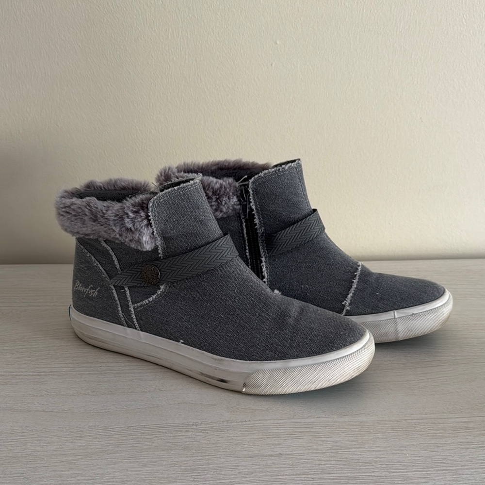 Blowfish Gray Ankle Boots with Fuzzy Lining VGUC Size 8.5